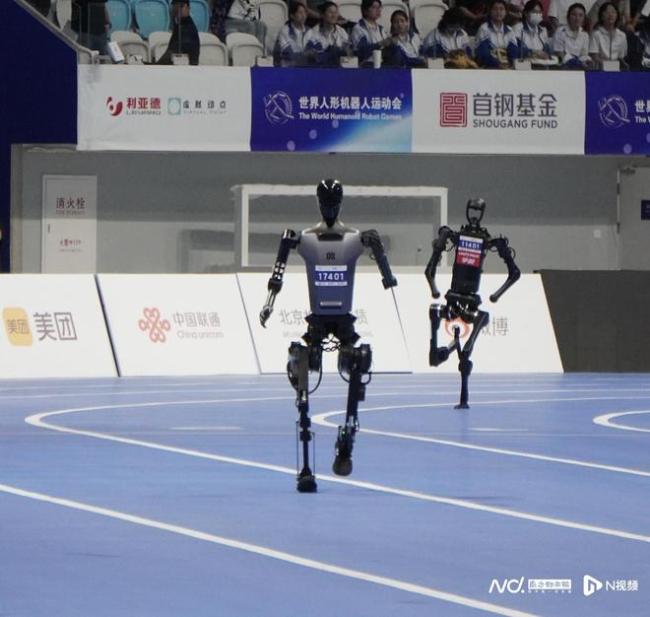 宇树机器人跑步赢了“半马冠军”，为何两家都不太服气？