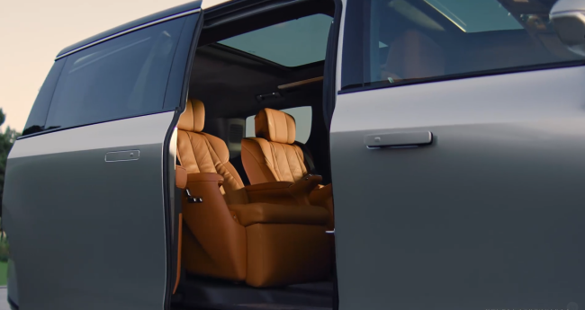 别克至境世家 MPV 座舱信息公布:配备前排三联屏、后排 4K 智慧屏等