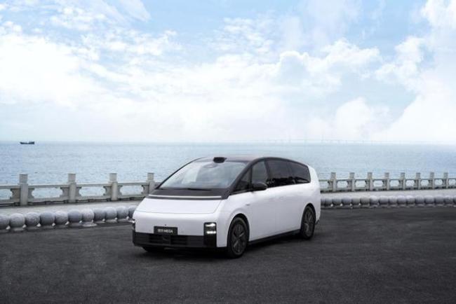 理想交出3年最差季报 李想承认犯错