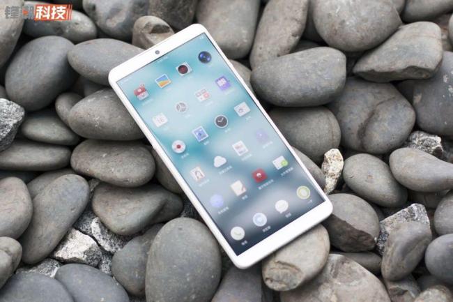 曾经最好看的国产手机,要杀回来了?罗永浩回应