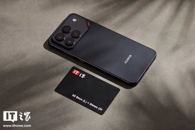 参数怪的逆袭：消息称荣耀 WIN 系列新机首销数据同比上代 GT 大概是 10 倍