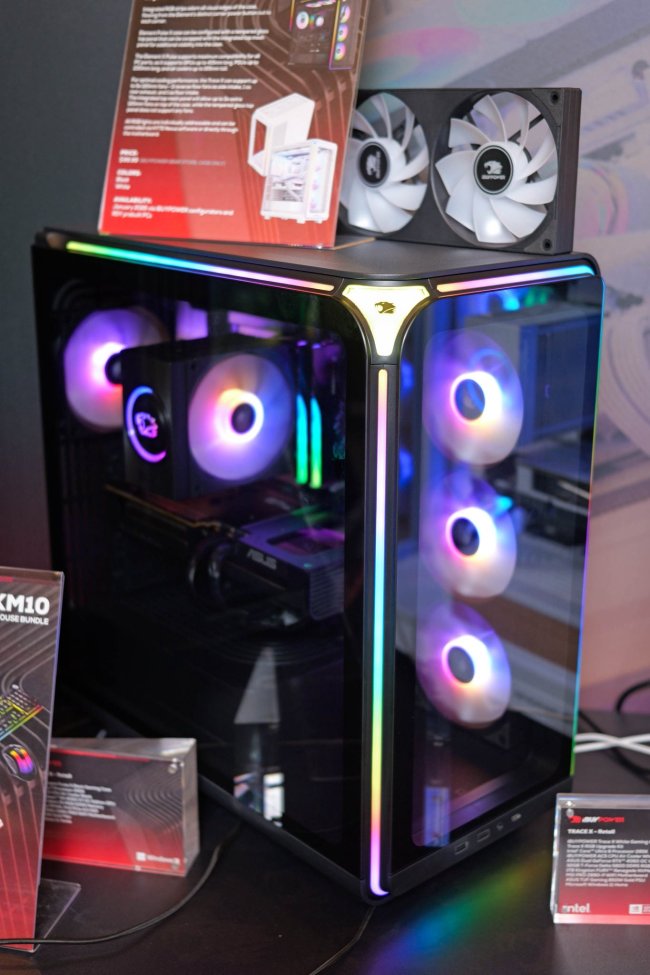 iBUYPOWER 展示第十代整机 PC 组件，包含多款机箱、散热