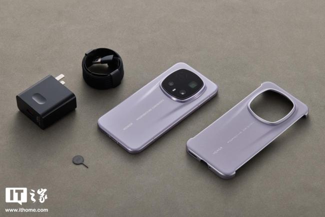 IT之家开箱荣耀 Magic8 RSR 保时捷设计图赏：经典飞线动感十足，月光石细腻典雅