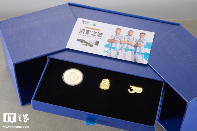 IT之家开箱雷克沙 Air 小轻块移动固态硬盘阿根廷国家队联名款图赏：配件丰富，球迷大爱