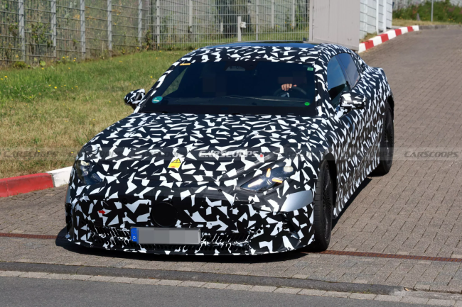 梅赛德斯-AMG 新款 GT 四门电动车内饰首曝：运动型方向盘，动力预估超 1300 马力