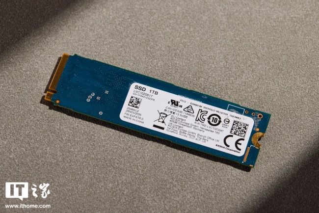 IT之家评测室铠侠 VC10 1TB 固态硬盘评测：BiCS 8 闪存技术加持，低温 + 高性能全都要