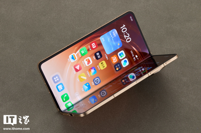 IT之家开箱OPPO Find N6 图赏：号称“全球最平整折叠手机”，无感折痕，久用平整