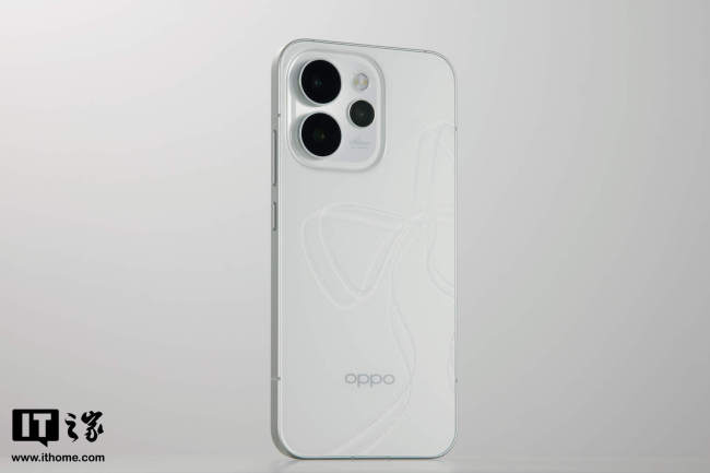 OPPO Reno15 Pro 手机直播“搭子”亮相，含磁吸支架自拍杆、小光环补光灯等