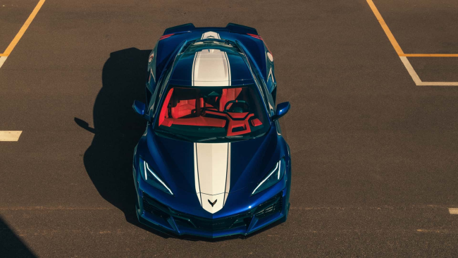 2027 款雪佛兰科尔维特 Grand Sport 超跑亮相：全新一代 V8 发动机加持，综合输出 721 马力