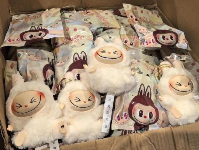 Labubu的假货产业链：秘密全球发货？