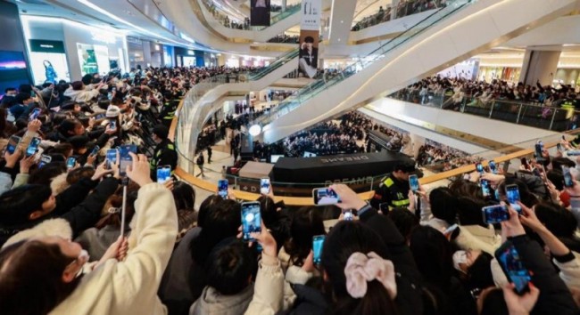 年营业额冲刺百亿！苏州中心商场2026上半年销售额50亿引领商圈再“跃升”