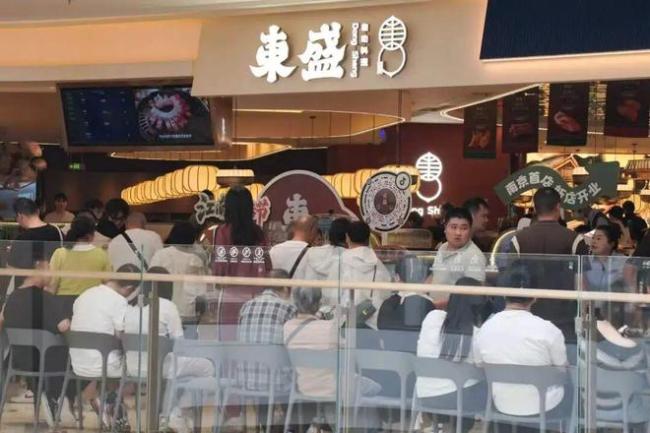 自助餐和烘焙领涨,餐饮行业进入“更高维竞争”