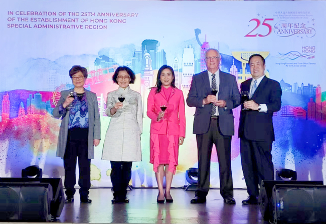 佟晓玲总领事出席香港回归祖国25周年庆祝活动