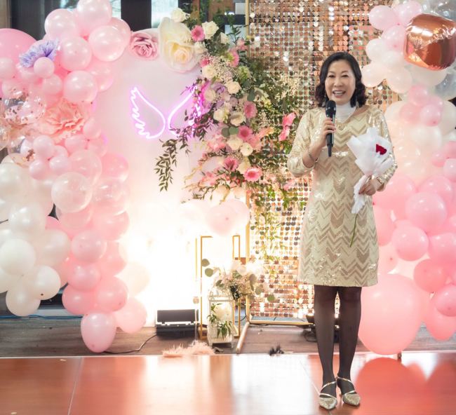加拿大华人妇女联合会爱心女神节绽放精彩