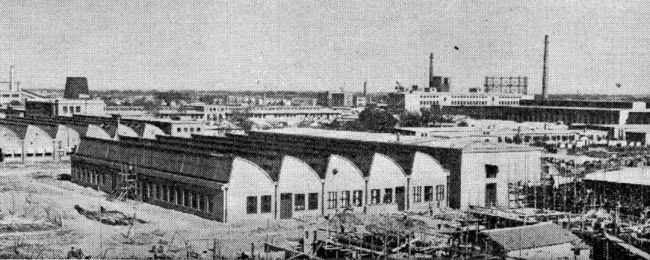 1957年，718厂（华北无线电器材联合厂）包豪斯风格的锯齿形屋顶厂房。冯文冈/摄