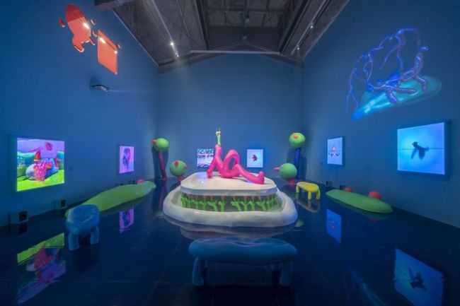 人间乐园美术展开幕 游移于现实和虚拟之间