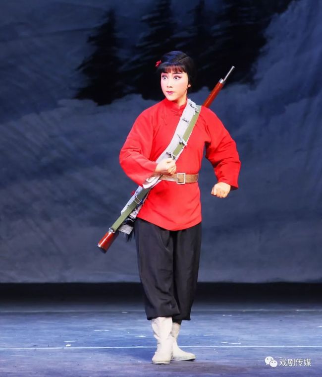 英姿飒爽婀娜多姿记优秀青年刀马旦演员张淑景