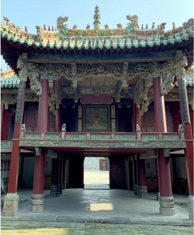 中国独有绝美古建筑，台上余音绕梁，台下观者如织