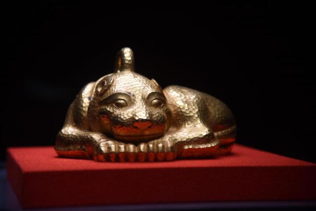 这只“萌萌哒”的金兽是目前中国出土最重的金器