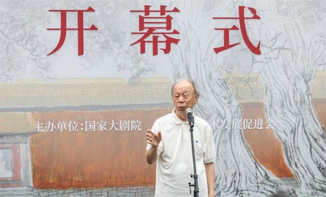 著名画家、北京画院画家、国度一级好意思术师、中国画学会理事张仁芝先生致辞。