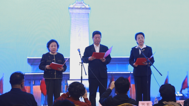 以诗为舟赴春光 青春诵读传薪火——人民美术文化园举办五四青年节诗诵会暨新一期小人书IP活动