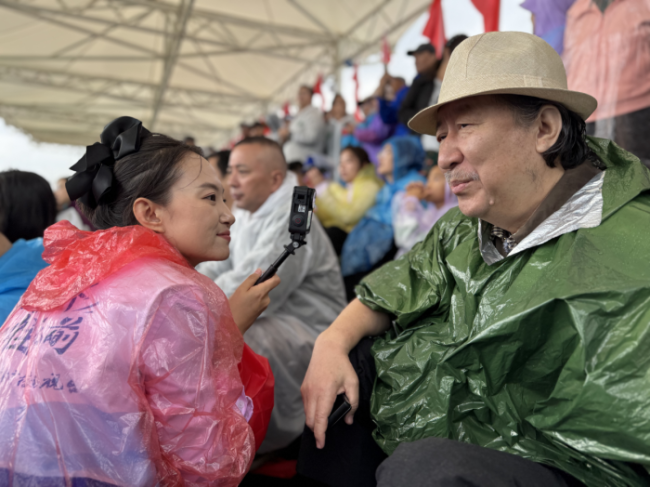 “走遍中国”写生行动:风雨无阻,共赴那达慕盛会之约