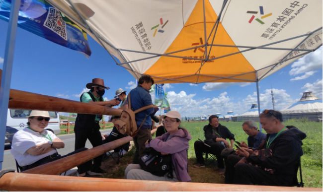 “走遍中国”写生那达慕:探寻草原文化密码