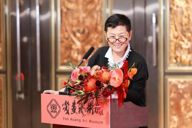 黄胄美术基金会理事长、黄胄先生之女梁缨女士致辞