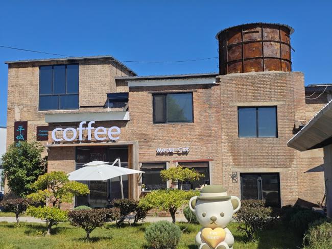 乡村艺脉,艺园新生:鹿苑国际艺术园首展油画启幕城乡对话