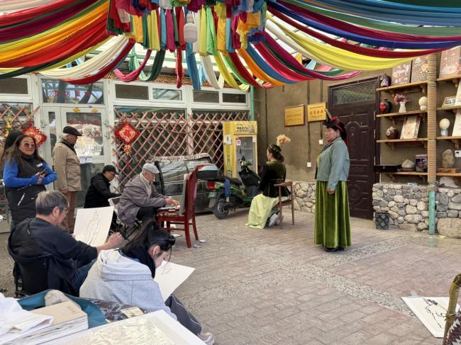 走遍中国——中国文促会美术家写生创作行动走进新疆