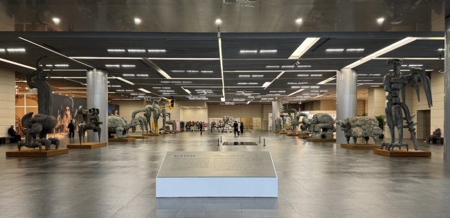 天地精神 东谈主间雕琢 ——曾成钢谈“天地间·曾成钢雕琢作品展”