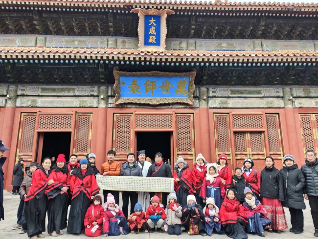 百米长卷《论语》墨韵流芳 朱贵行书法作品亮相北京孔庙和国子监博物馆