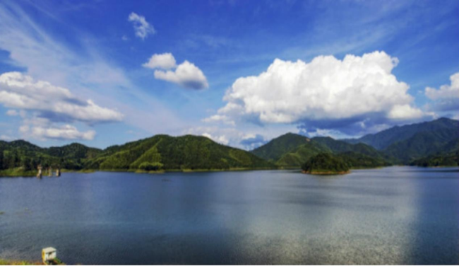 一山藏古韵，四季宜康养  ——湖南省临湘市龙窖山生态旅游度假区欢迎您