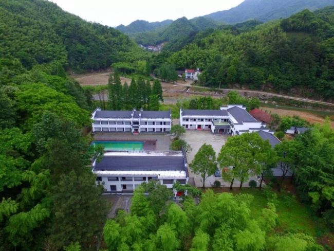 一山藏古韵，四季宜康养  ——湖南省临湘市龙窖山生态旅游度假区欢迎您