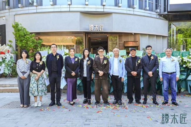 转头生涯“梳”适圈——谭木工首家主意店在京启幕