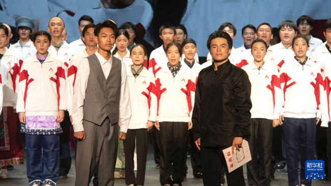 戏剧育人：北京中学生演绎《呐喊》《茶馆》