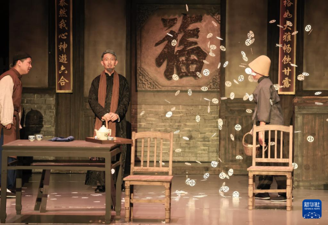 戏剧育人：北京中学生演绎《呐喊》《茶馆》