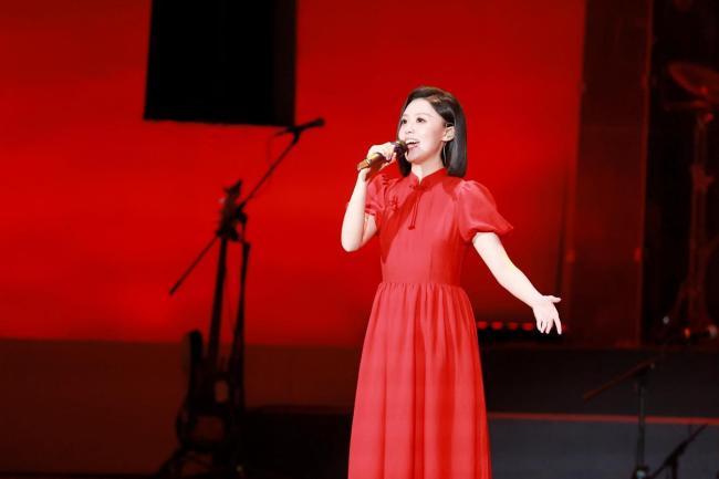 徐子尧演唱歌曲《珊瑚颂》