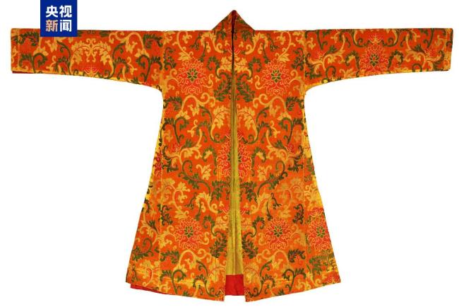 天冷了，快穿上这件“花团锦簇”的外搭
