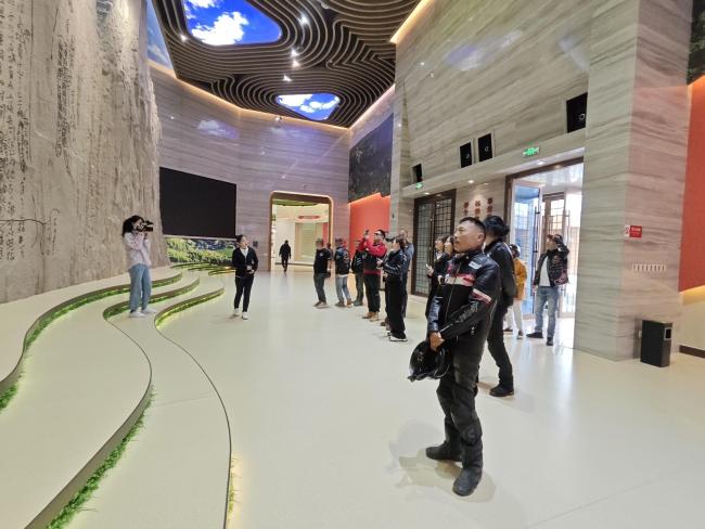 “共赴热爱·红色征程”：餐饮企业跨界策划重机主题活动，助力本市文旅产业迈向纵深