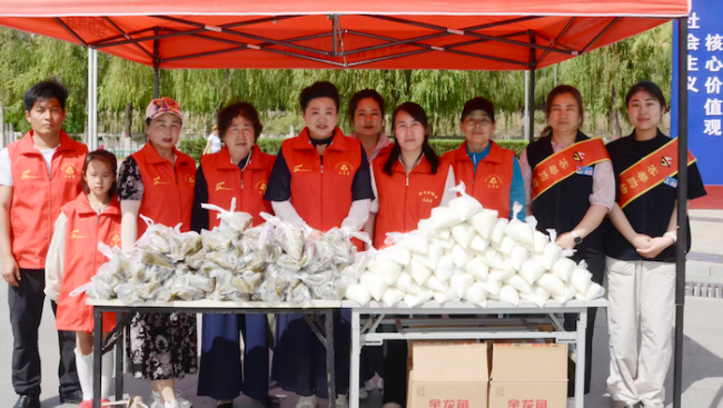 端午情深暖桑梓 雷锋大爱润红都