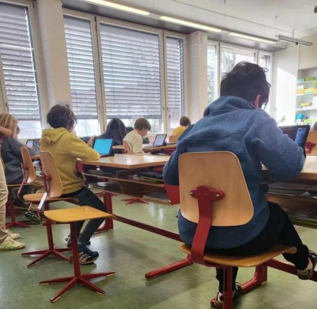 “孩子在瑞士公立学校上学,该‘躺’还是该‘卷’