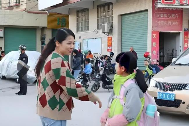 渣女套路竟成班级管理神器？女教师的私房秘籍，让人大开眼界！