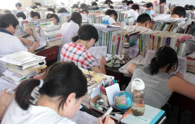 全国高考报名将超1400万，40%为复读生