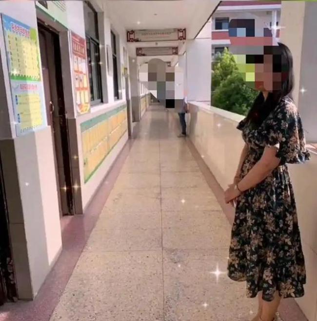 教育怪相！学生在教室里还在上课，下一节课老师已经在教室外候课