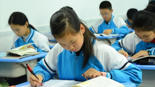放假通知！多地中小学生2025暑假时间出炉，家长的心情却很复杂