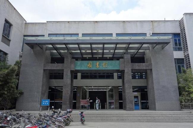 考大学选城市：这10个城市为什么香？