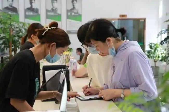 超一本线60分，却连本科都没录上！志愿表上那行小字，差点毁一生
