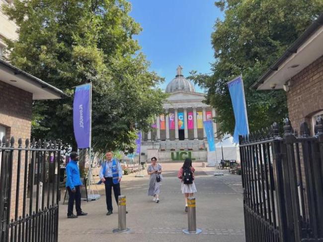 男生留学英国后只会进化成两种形态!