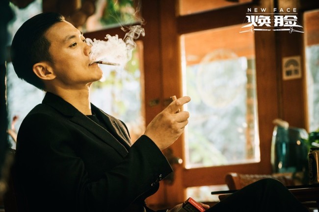 周一围《焕脸》开播 悬念迭起受期待